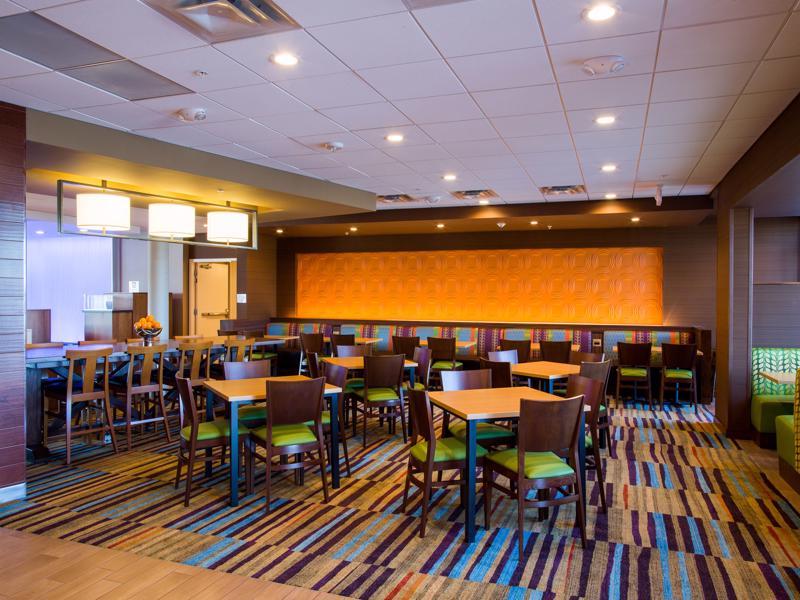 Fairfield Inn & Suites By Marriott Lincoln Southeast Exteriör bild