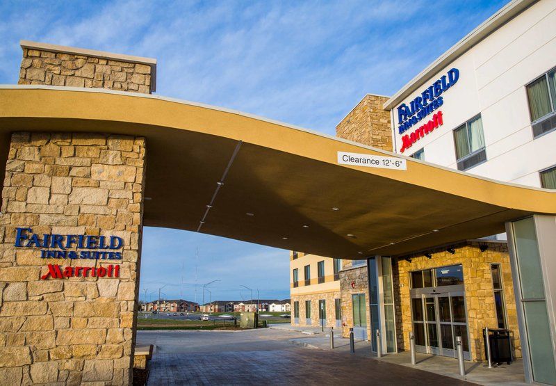 Fairfield Inn & Suites By Marriott Lincoln Southeast Exteriör bild