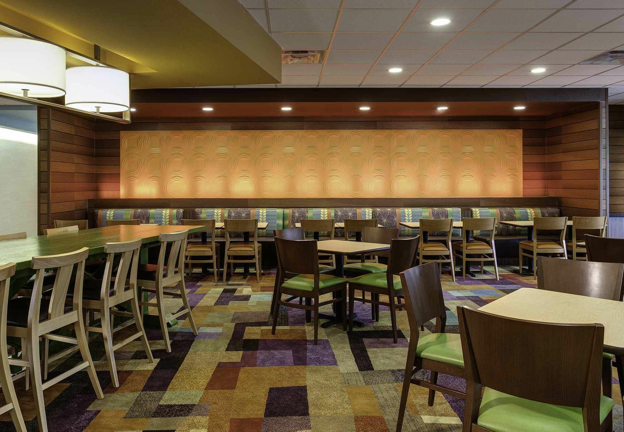 Fairfield Inn & Suites By Marriott Lincoln Southeast Exteriör bild